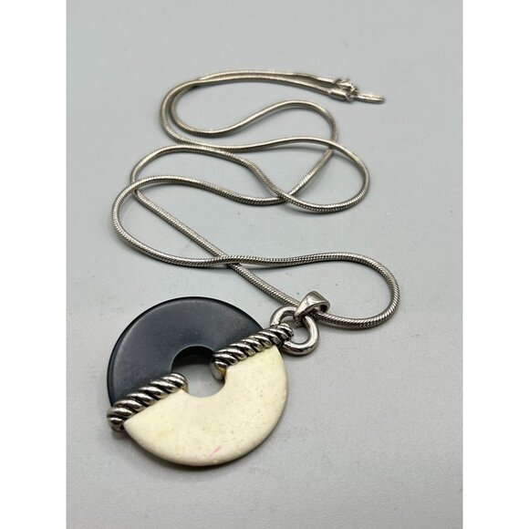Vintage Signed David Grau Necklace Black and Off White with Silver Tone Chain - Picture 3 of 9